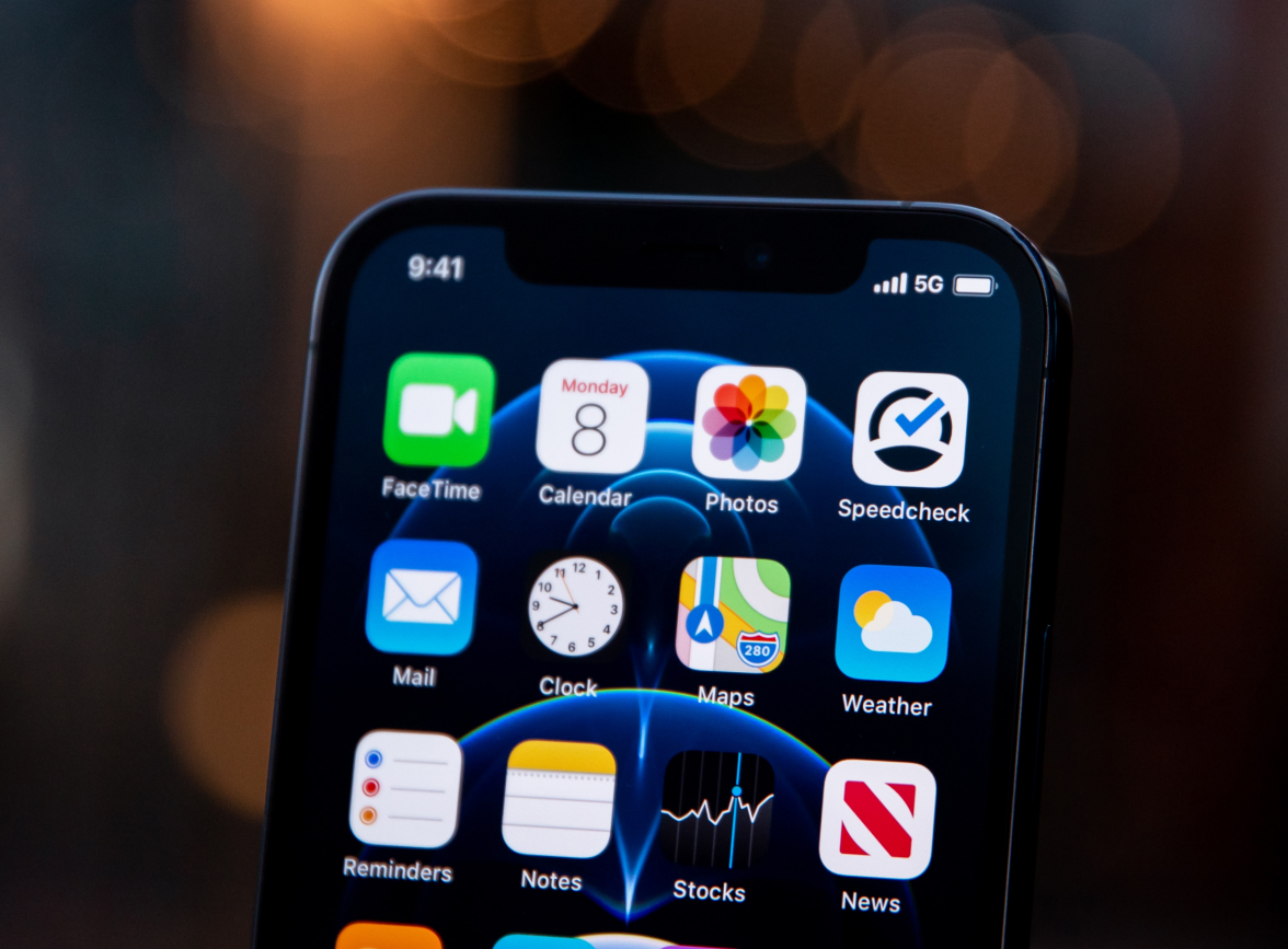 鞍山苹果手机维修分享为什么 iPhone 12 在冬季会自动关机 