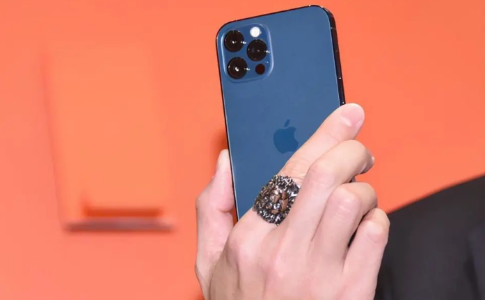 鞍山苹果手机维修分享iPhone12系列重启方法教程 